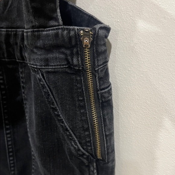 Madewell Women's Black Denim Overalls - Picture 8 of 8